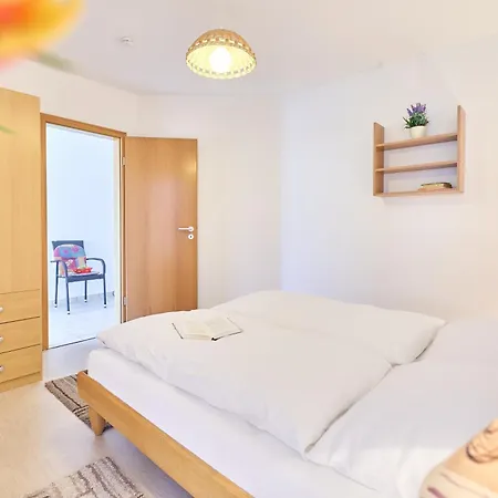 57 2, Lindenweg 1 B Apartment